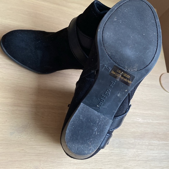 Ankle boots, Indigo , 71/2 M in black suede. - Picture 4 of 4